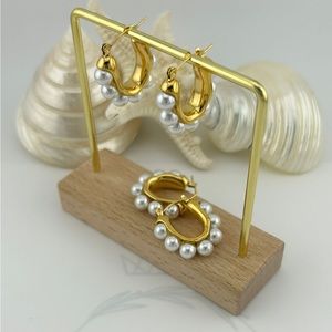 COPY - 1. Amanda Pearl Hoops